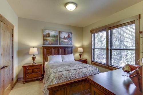 Sunriver Luxury Caldera Home With Golf Course Views