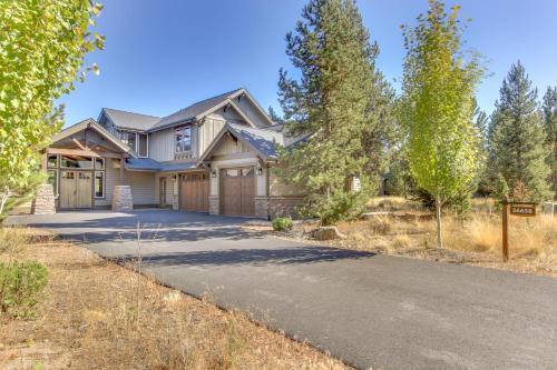 Sunriver Luxury Caldera Home With Golf Course Views