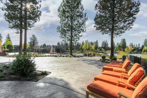 Sunriver Luxury Caldera Home With Golf Course Views