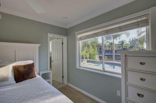 Peacock Bungalow - Right