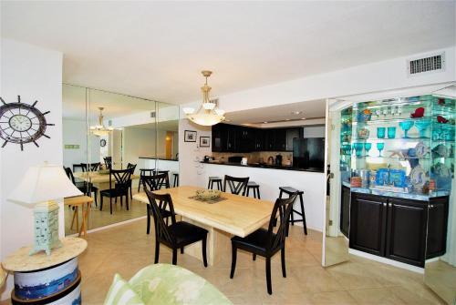 Apartamento Seville Condo Unit #201