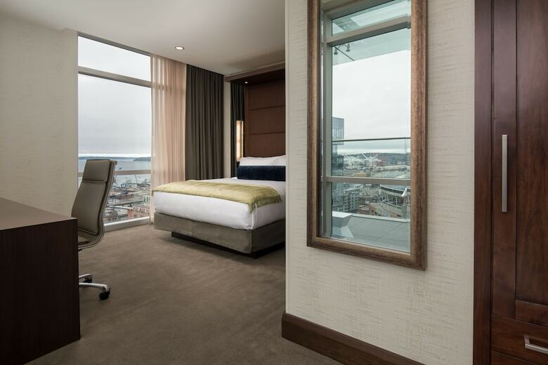 Hotel Embassy Suites By Hilton Seattle Downtown Pioneer Square