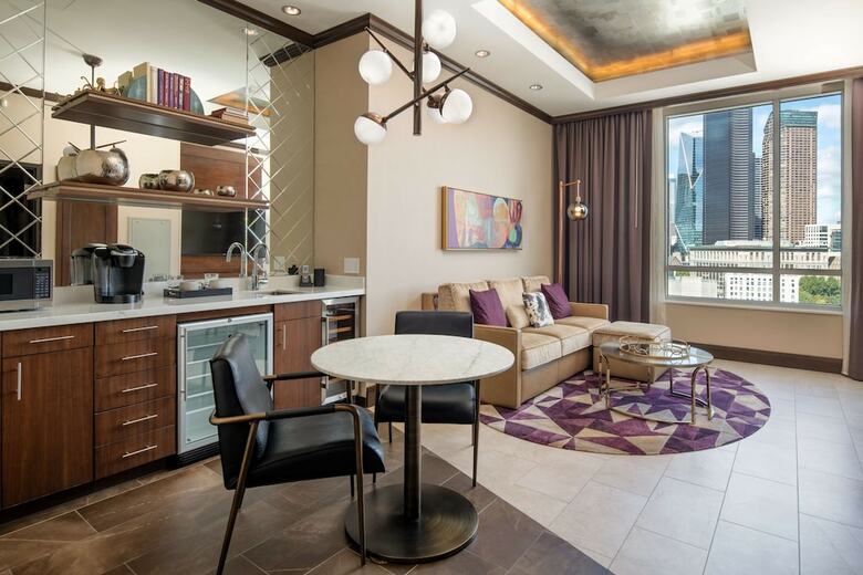 Hotel Embassy Suites By Hilton Seattle Downtown Pioneer Square