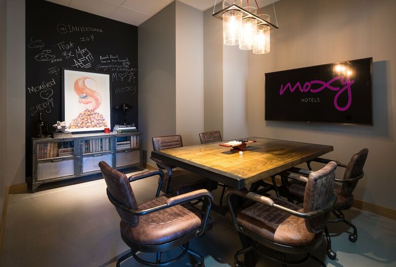 Hotel Moxy Seattle Downtown