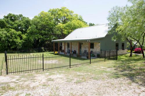 Hostal Nrs Event Center & Guest Ranch