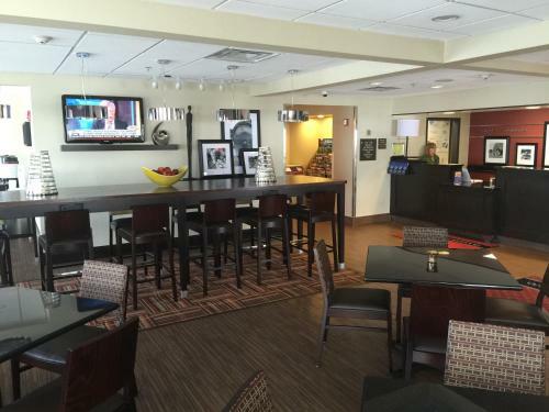 Posada Hampton Inn Uniontown