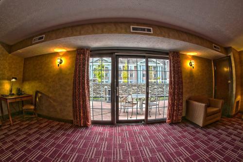 Hotel The Bertram Inn & Conf Ctr Trademark Collection By Wyndham