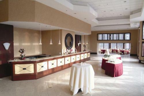 Hotel The Bertram Inn & Conf Ctr Trademark Collection By Wyndham