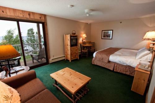 Hotel Cove Point Lodge