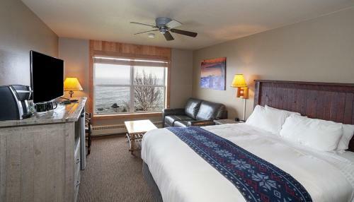 Hotel Cove Point Lodge