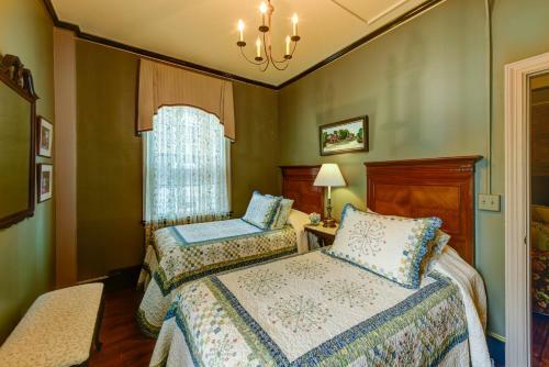Bed & Breakfast Inn By The Bandstand
