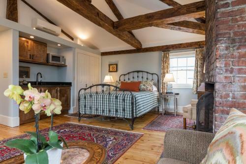Bed & Breakfast Inn By The Bandstand