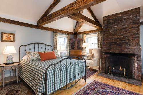 Bed & Breakfast Inn By The Bandstand