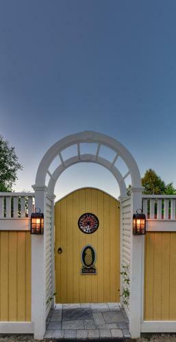 Bed & Breakfast Inn By The Bandstand