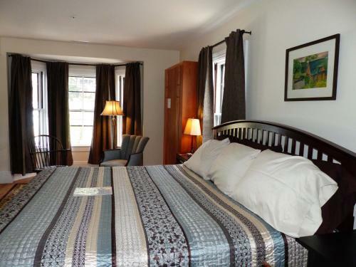 Bed & Breakfast Davis Square Inn