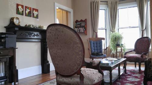 Bed & Breakfast Davis Square Inn