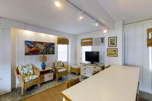 Dutch Treat House (Lower Level)