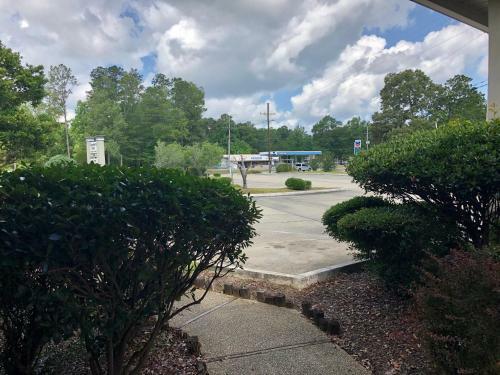 Travelers Rest Motel