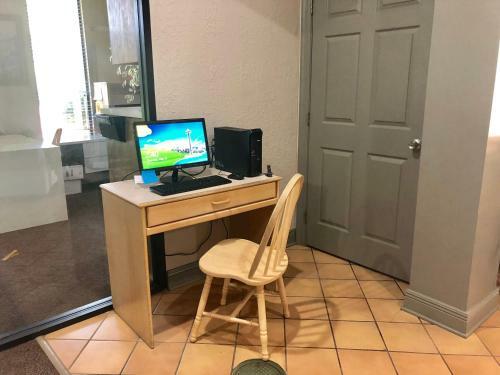 Travelers Rest Motel
