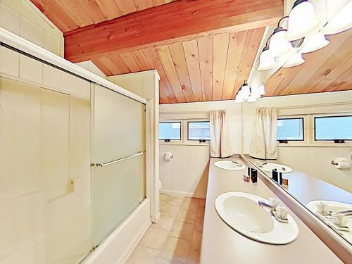 3689 Spruce Ave Home
