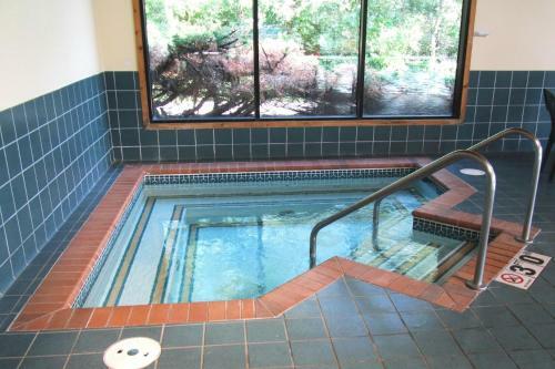 Hotel Spring Valley Inn