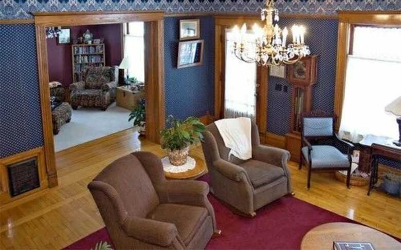 Lindsay House Bed And Breakfast