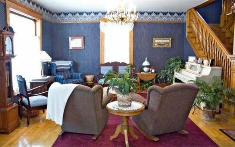 Lindsay House Bed And Breakfast