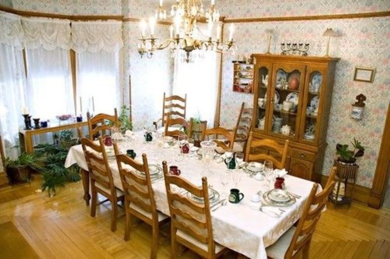 Lindsay House Bed And Breakfast