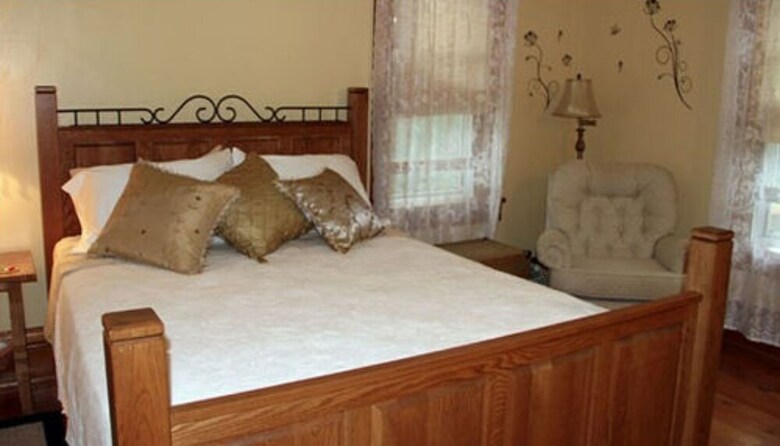 Lindsay House Bed And Breakfast
