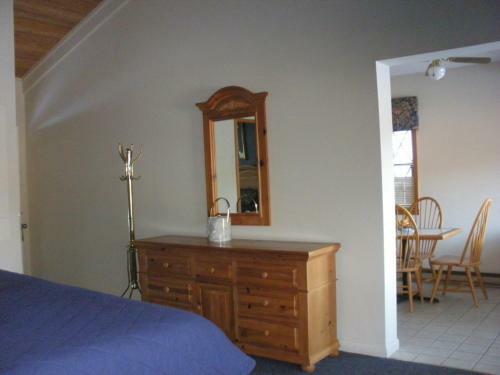 Posada High Meadows Inn