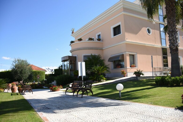 Hotel D'altavilla