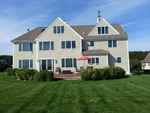 Bed & Breakfast Inn 38 Oak Bluff Circle