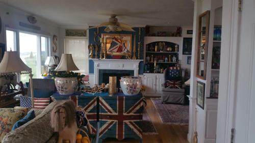 Bed & Breakfast Inn 38 Oak Bluff Circle