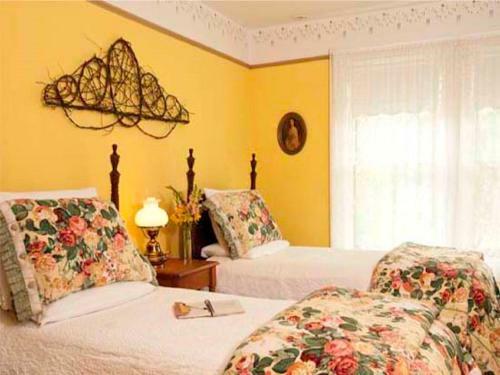 Bed & Breakfast Golden Stage Inn