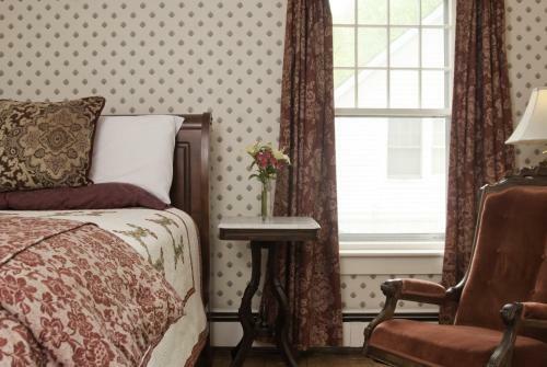 Bed & Breakfast Golden Stage Inn