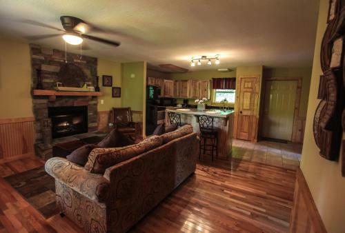 Outback - Hocking Hills Cabin