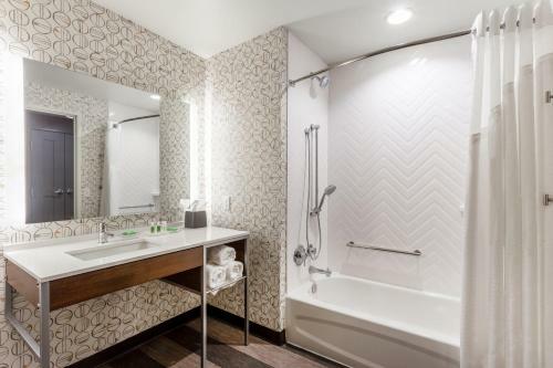 Hotel Holiday Inn & Suites Cedar Falls-waterloo Event Ctr
