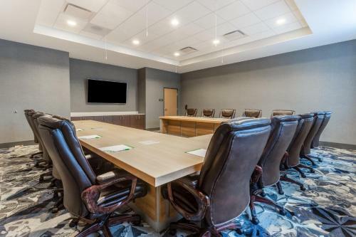 Hotel Holiday Inn & Suites Cedar Falls-waterloo Event Ctr
