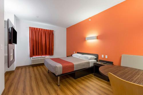Hotel Motel 6 Texas City I-45 South