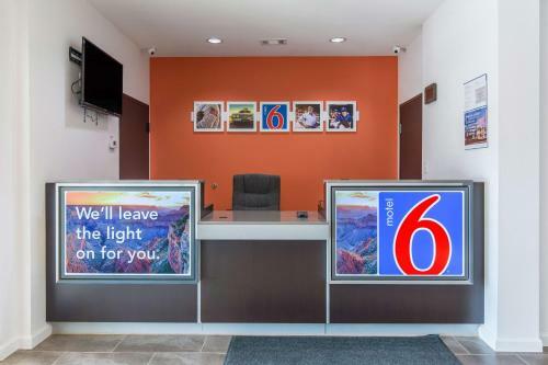 Hotel Motel 6 Texas City I-45 South