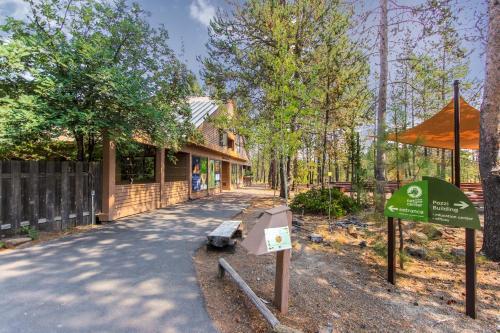 White Elm Lane 04 | Discover Sunriver