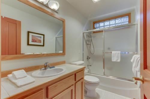 25 Topflite Ln