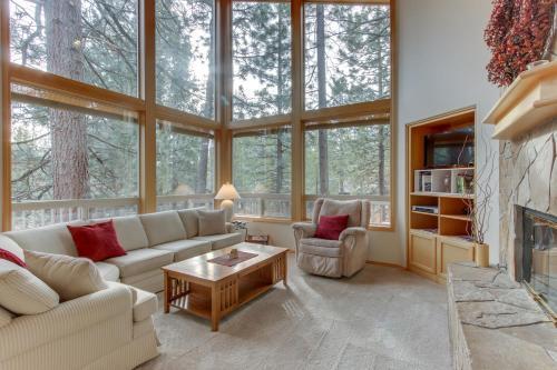 25 Topflite Ln