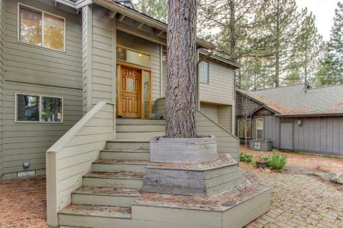 25 Topflite Ln