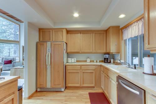 25 Topflite Ln