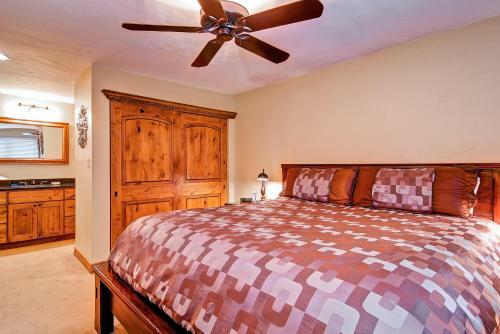 Shadowbrook 205