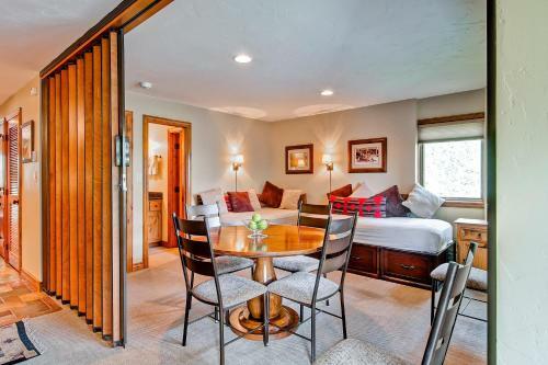Shadowbrook 205