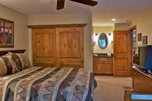 Shadowbrook 205