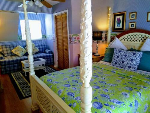 Shamrock Thistle & Crown B&B