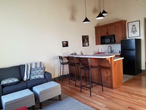 Hotel Amity Flats